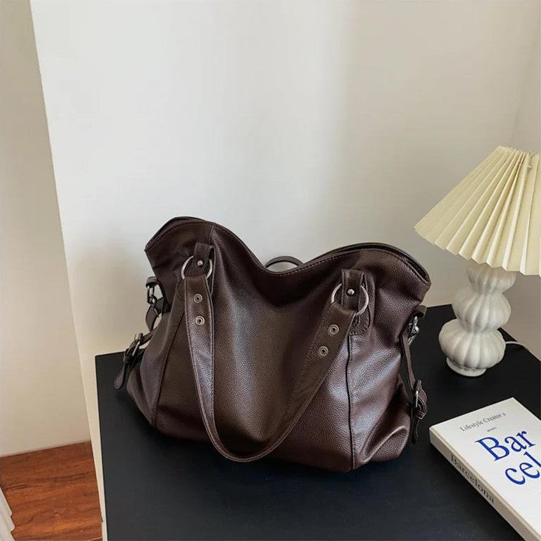 Geräumige Elegante Schultertasche — Vayrani — Ansicht 4 — Farbe Braun