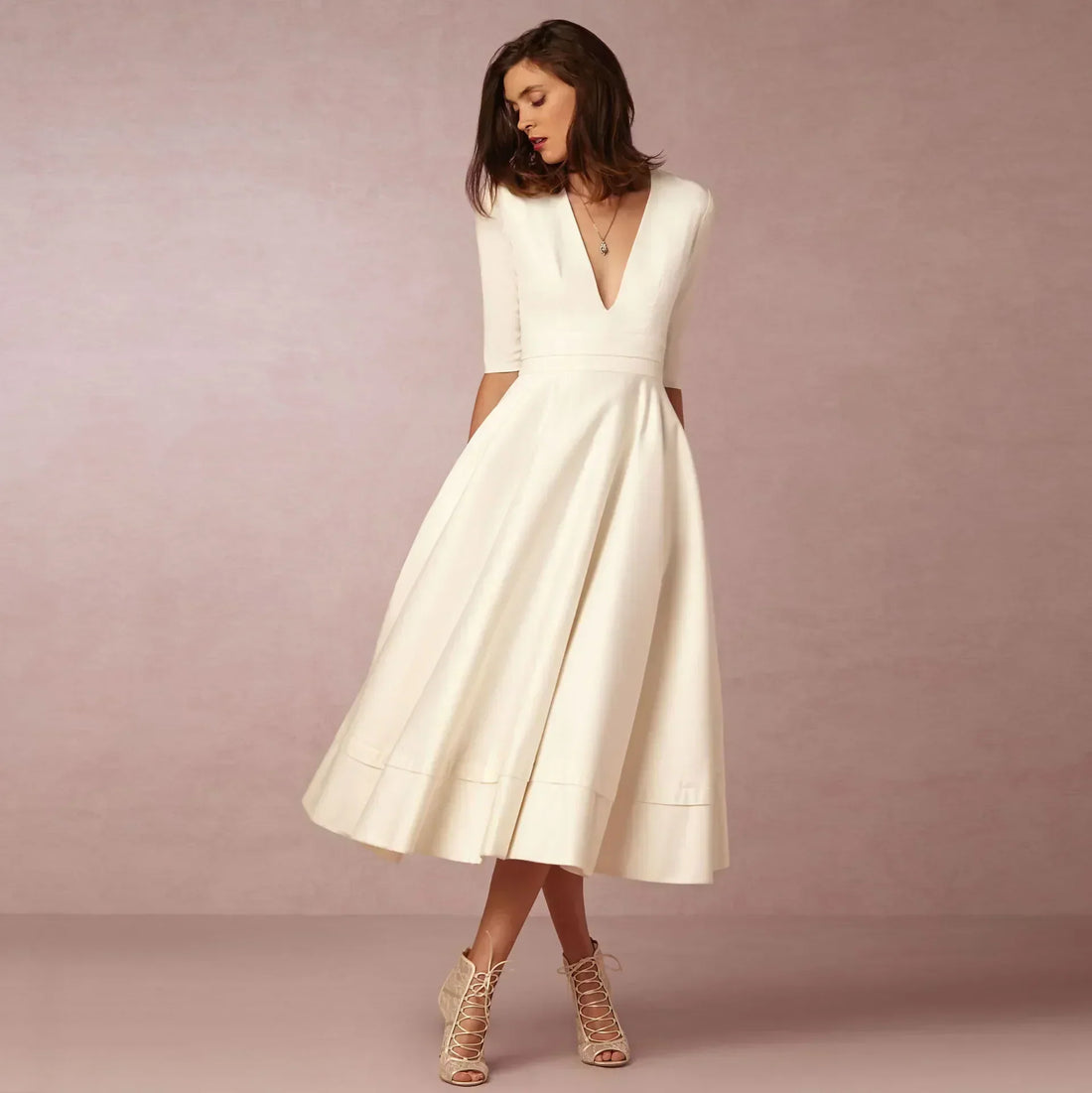 Elegantes Abendkleid — Vayrani — Farbe Beige