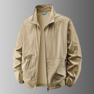 Herren Leichtjacke mit voller Reißverschlussöffnung, Stehkragen, gerader Schnitt, elastische Bündchen und Reißverschluss-Taschen